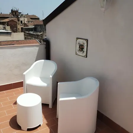Ad Un Passo Da Tutto * Aeroporto di Catania Fontana Rossa